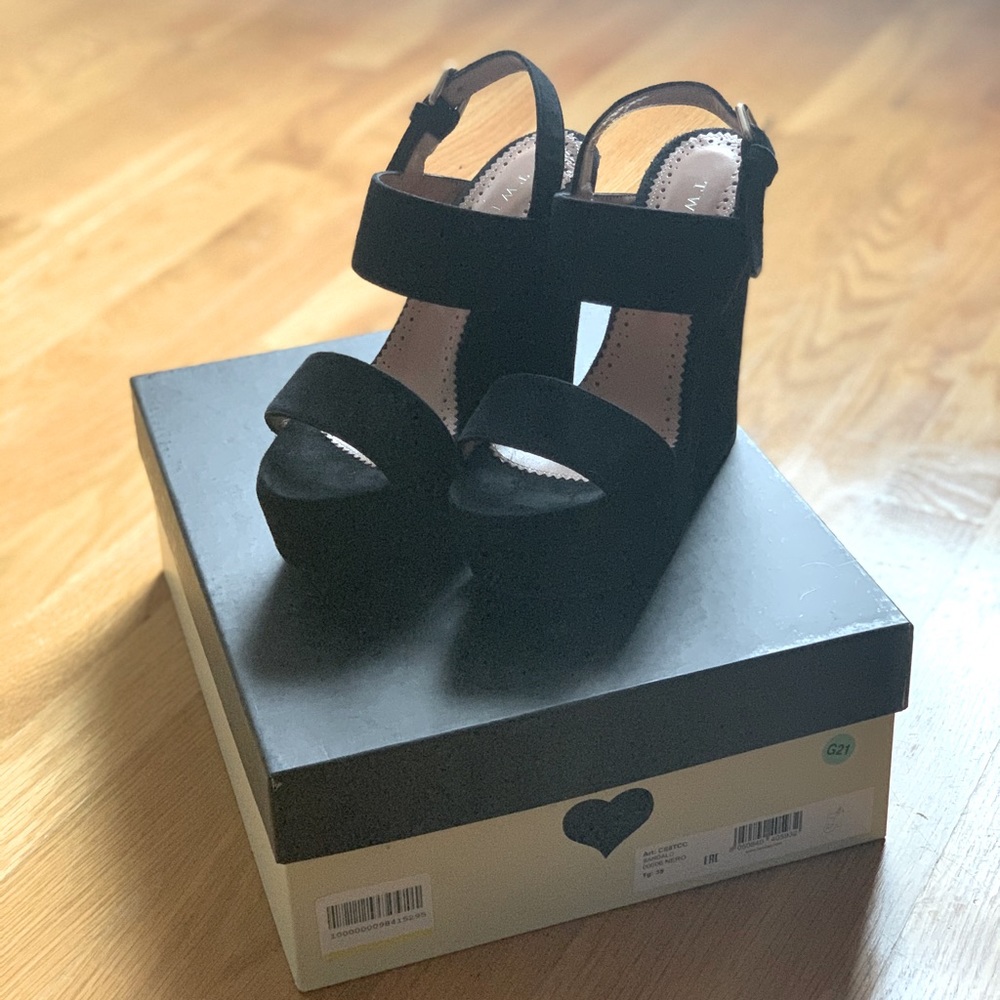 Platform sandals by Simona Barbieri